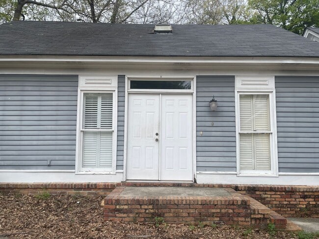 Primary Photo - 1012 Washington Ave