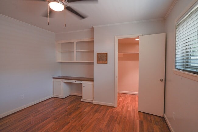 Building Photo - 7914 Braes Meadow Dr