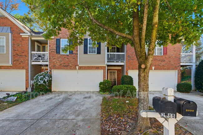 Primary Photo - 2088 Manhattan Pkwy