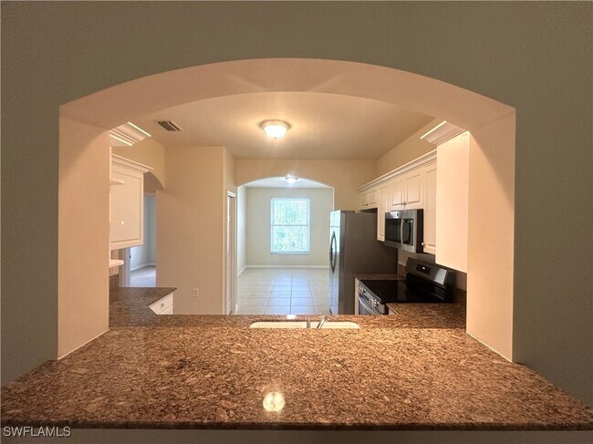 Building Photo - 1320 Charleston Square Dr