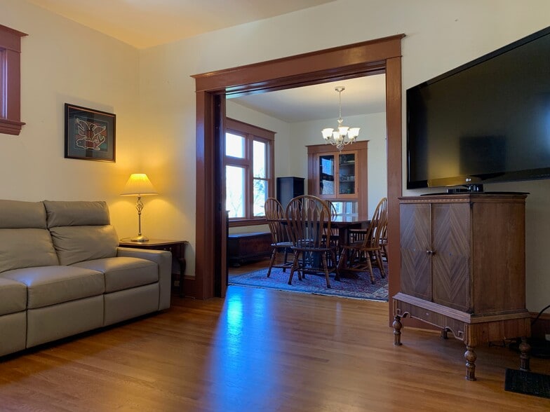 living room - 4054 NE Rodney Ave