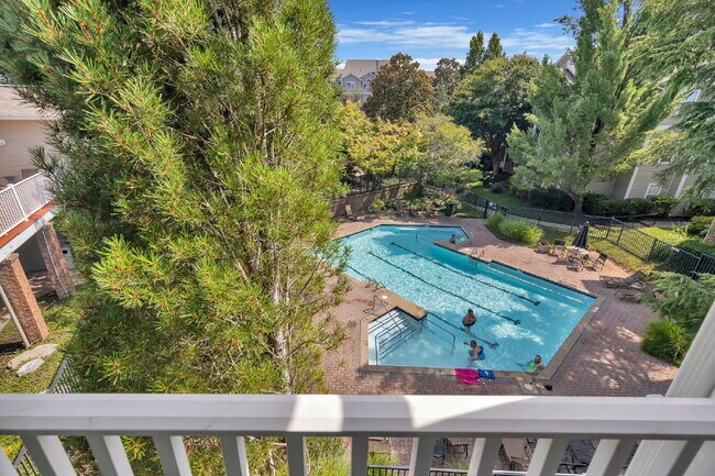 Building Photo - 2-Bed, 2-Bath Condo in the Heart of Green ...