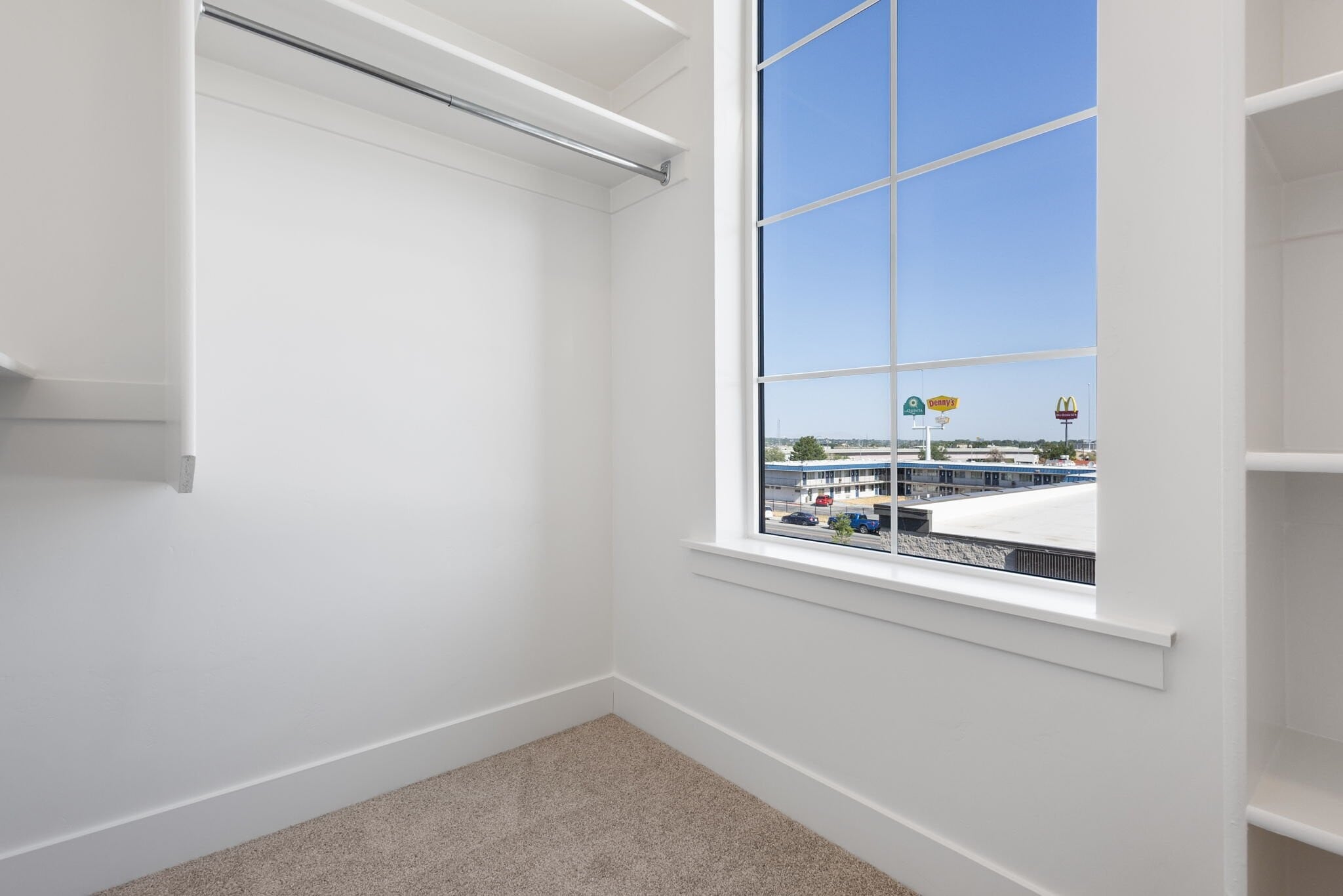 Building Photo - 384 Chadam Way