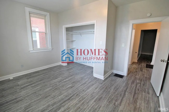 Building Photo - Two Bedroom House | Move In Special