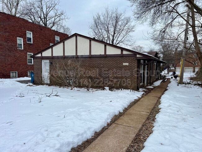 Building Photo - 1015 Commodore Dr