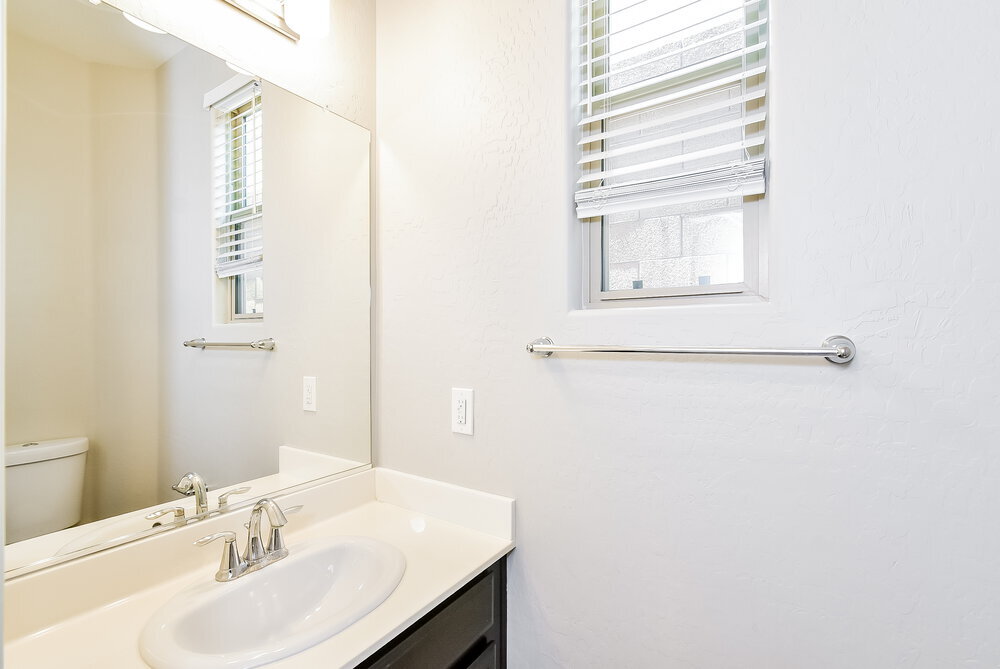 Building Photo - 10440 Yew Blossom Ave