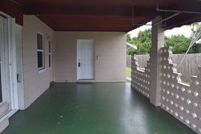 Building Photo - Fully Furnished Seasonal Unit in Jensen Be...