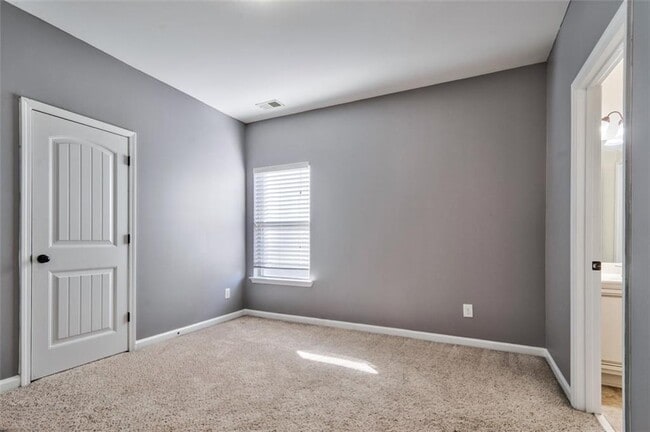 Building Photo - 5390 Breckinridge Ln