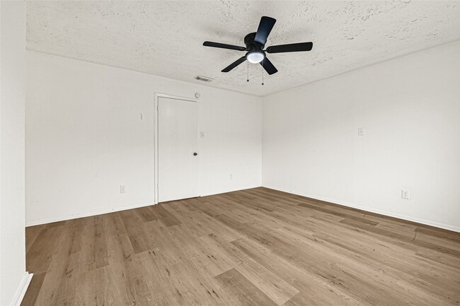 Building Photo - 13023 Lima Dr