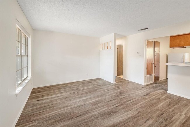 Building Photo - 509 Cedar Dr