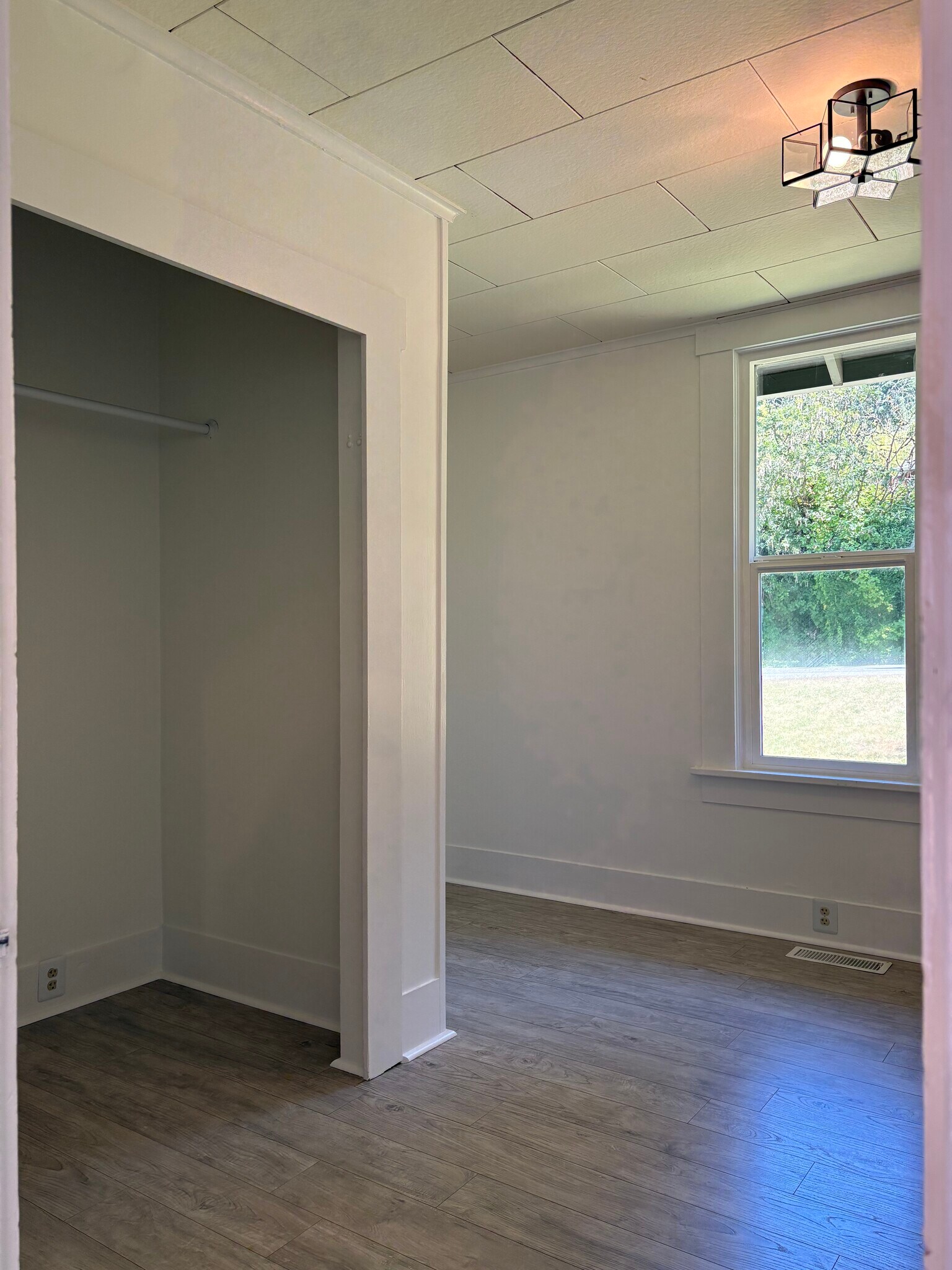 Building Photo - 3320 Lindsay Ave