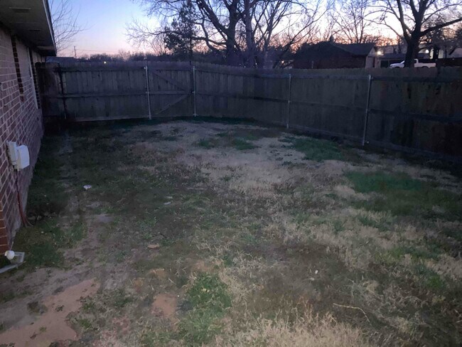 Building Photo - 605 Methodist Ave