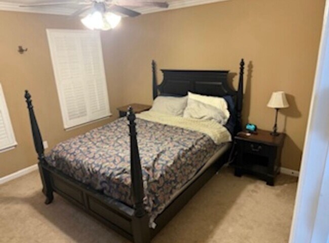 Building Photo - 3 bed 2.5 bath house on Anchorage Road!