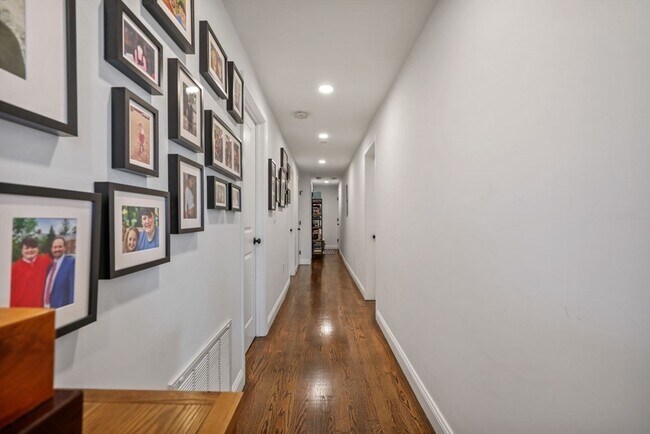 Building Photo - 77 Torrey St