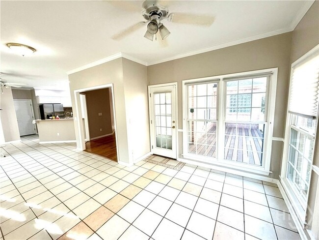 Building Photo - 6 Oak Park Pl