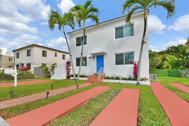 Building Photo - 3521 SW 16th St