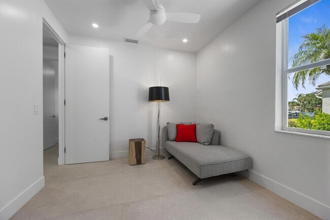 Building Photo - 13090 Touchstone Pl