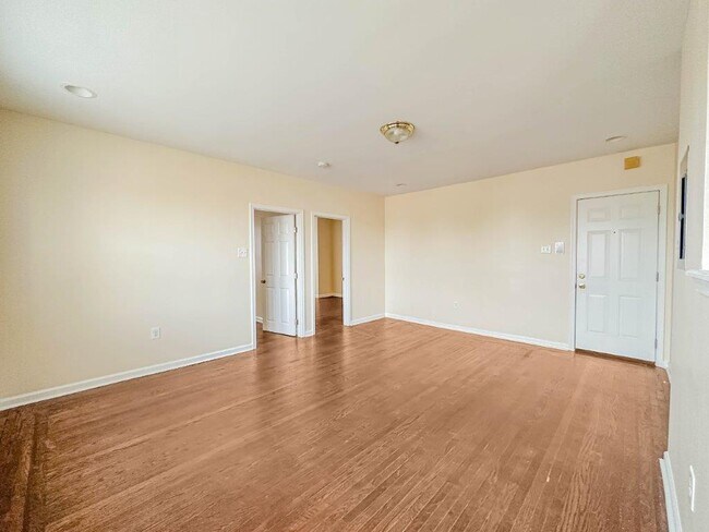 Building Photo - 6501 Haverford Ave