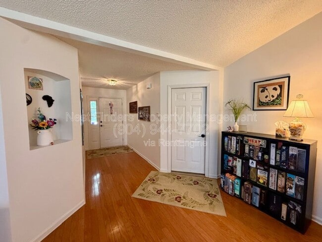 Building Photo - 5524 Hidden Ridge Dr