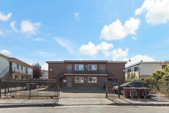 Building Photo - 10582 Topanga Dr