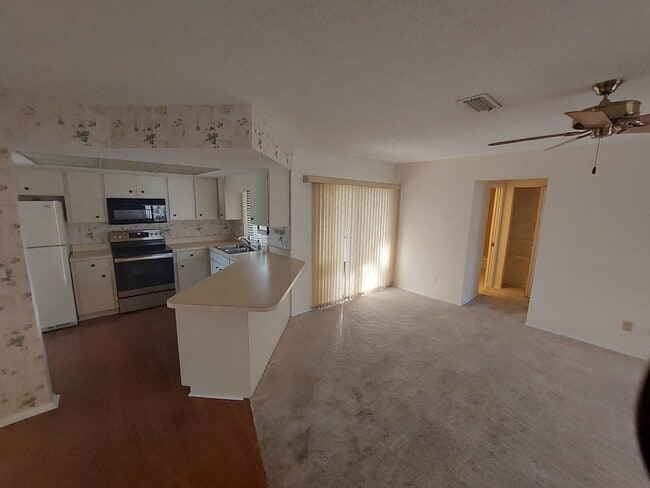 Building Photo - "Charming 2-Bed, 2-Bath Retreat on Monroe ...