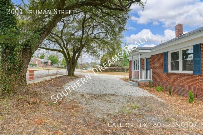 Building Photo - 3001 Truman St