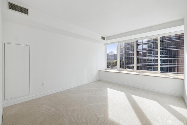 Building Photo - 301 Mission St