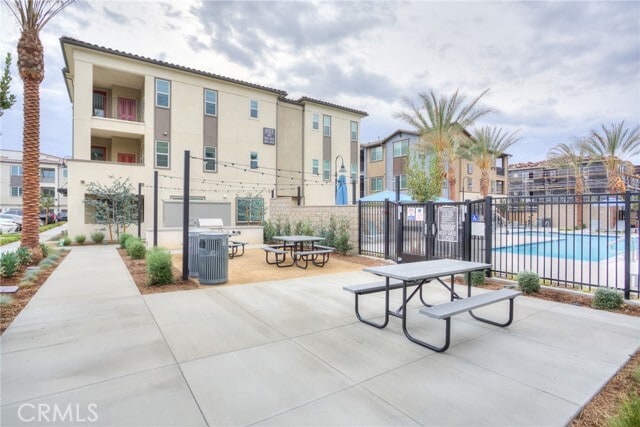 Building Photo - 6003 Huntington Dr