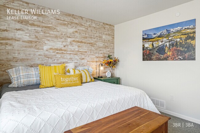 Building Photo - 1539 Spring Water Pt