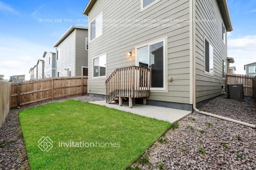 Building Photo - 11216 House Finch Ln