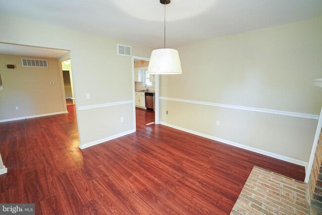 Building Photo - 5679 Anchor Pl