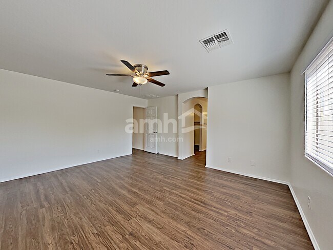 Building Photo - 10525 W Hughes Dr