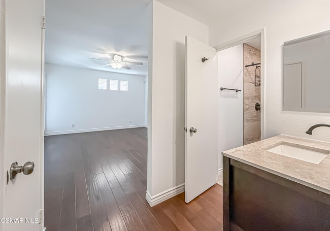 Building Photo - 2829 Shoreview Cir