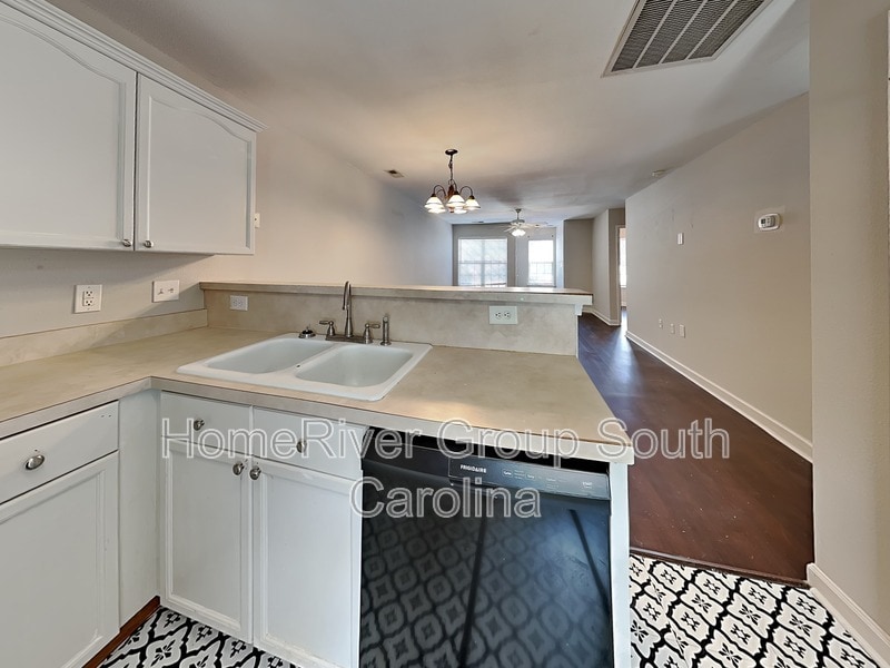 Building Photo - 2153 Pavilion Ct