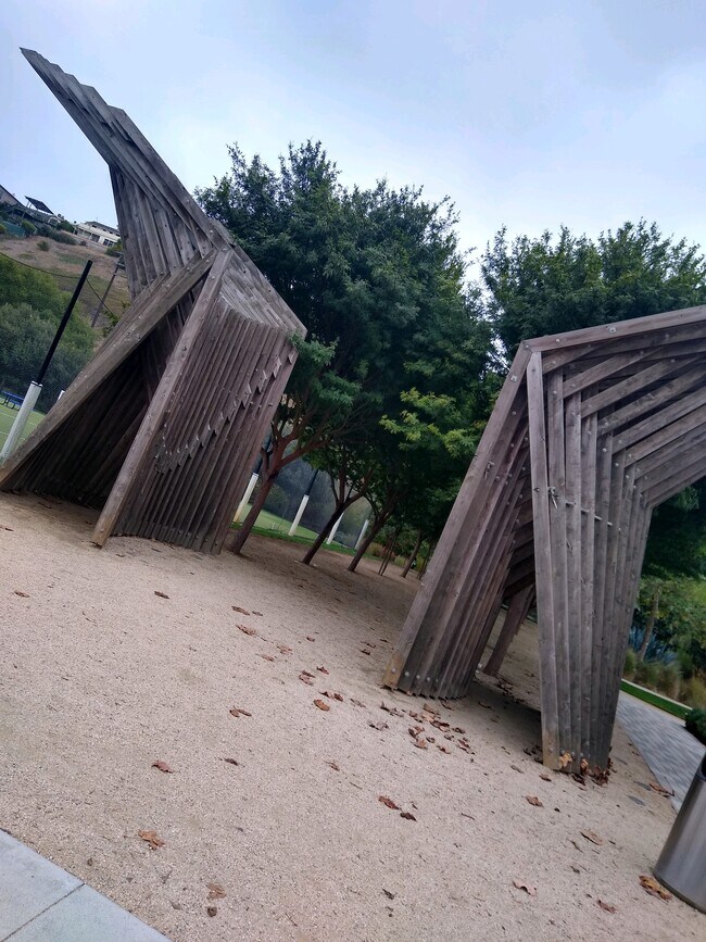 Building Photo - 12655 Bluff Creek Dr