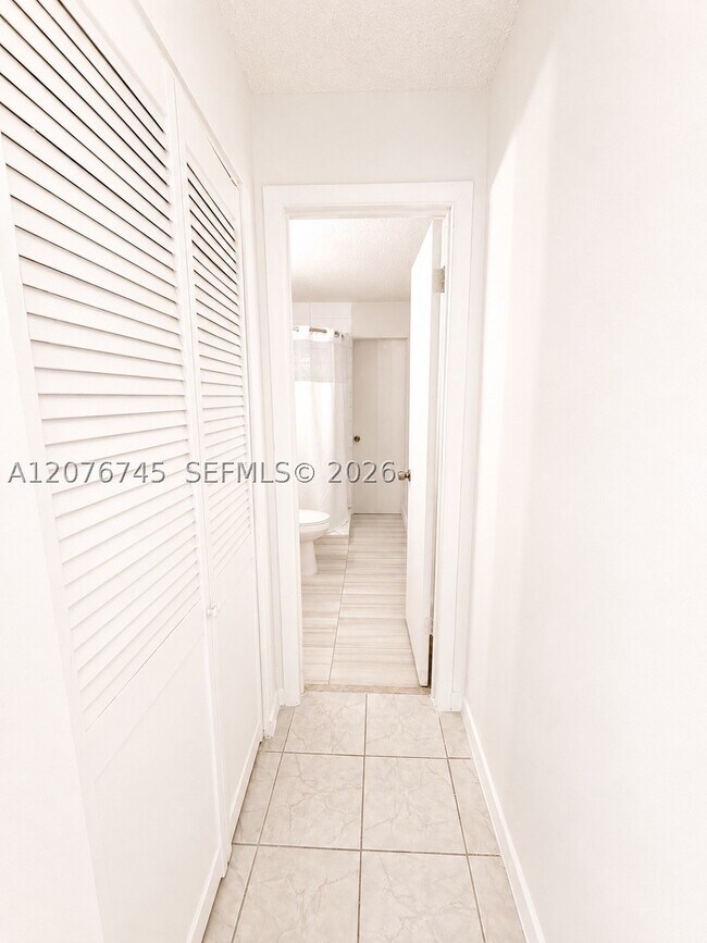 Building Photo - 3011 SW 117th Ct