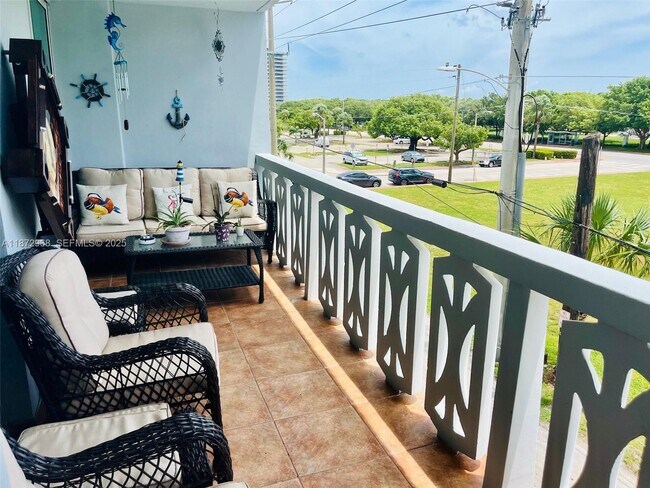 Building Photo - 8233 Harding Ave