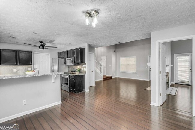 Building Photo - 258 Dennis Dr