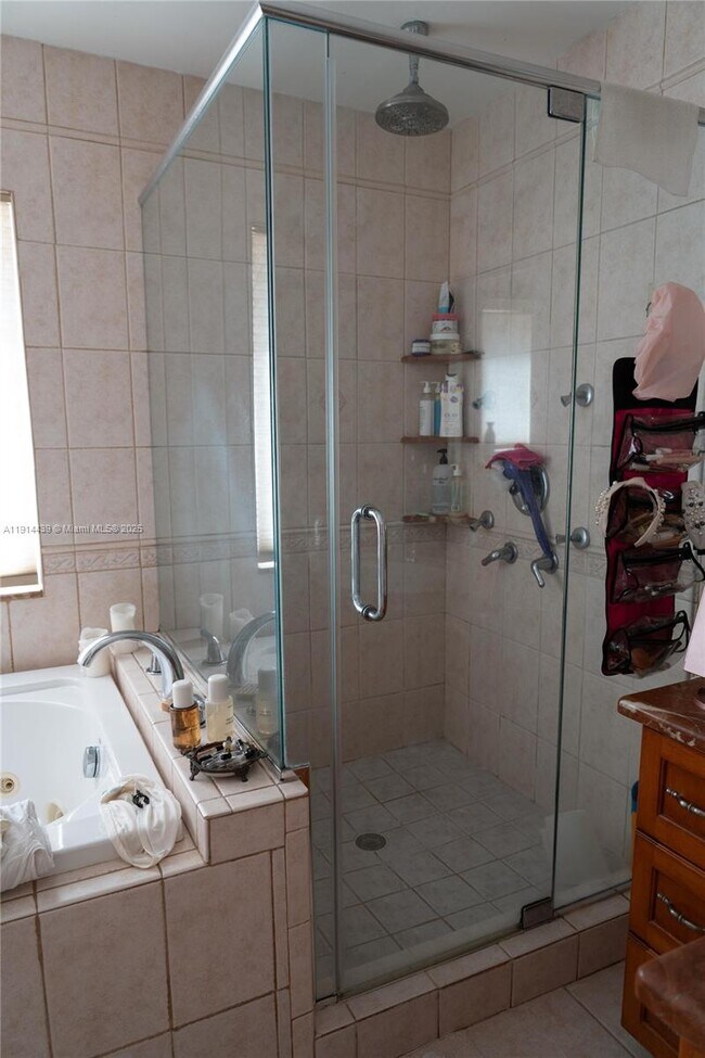 Building Photo - 17992 SW 152nd Ct