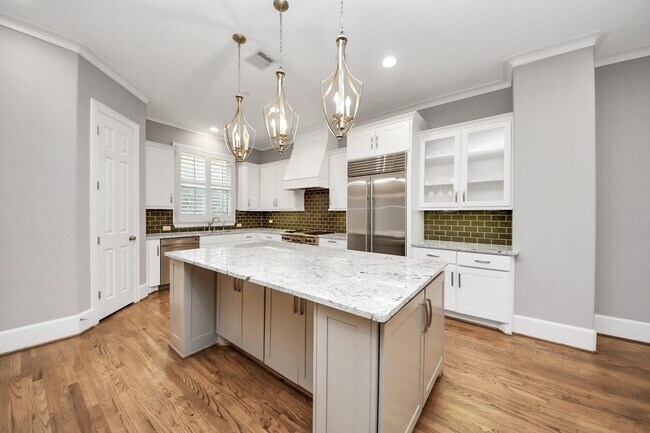 Building Photo - 12790 Yorkstone Dr