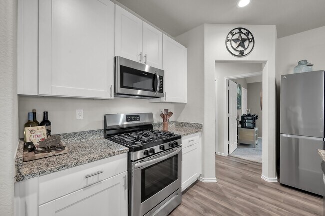 Building Photo - 25248 Pomegranate Pl