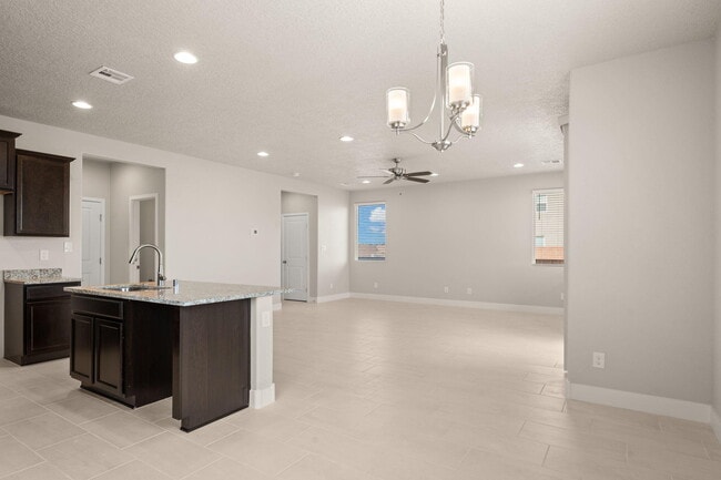 Building Photo - 4022 Silver Springs Road NE