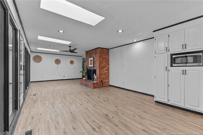 Building Photo - 2405 Morganton Rd