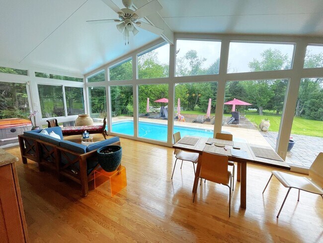 Building Photo - 13209 Lantern Hollow Dr