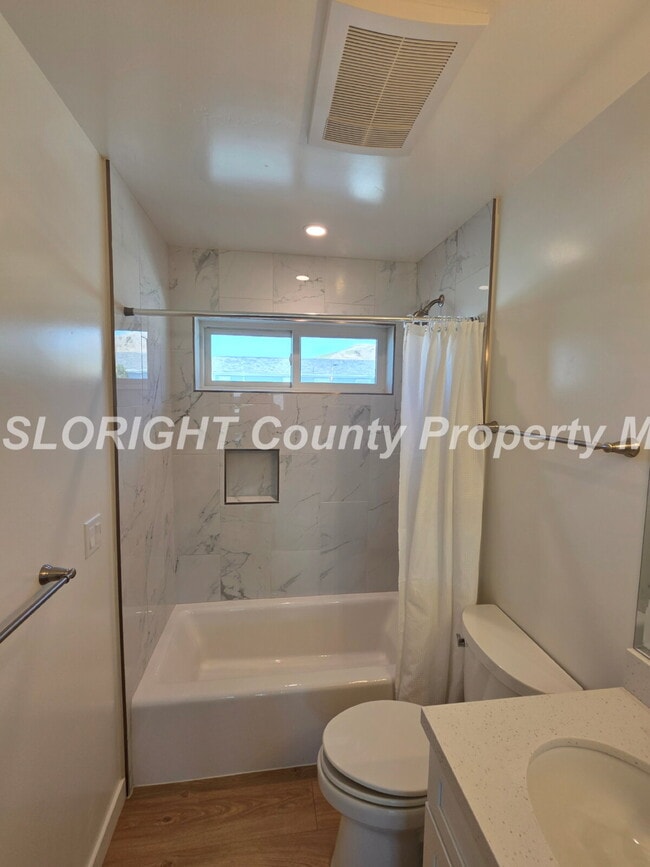 Building Photo - AVAILABLE NOW - 1 Bed, 1 Bath Morro Bay Apartment with Ocean View