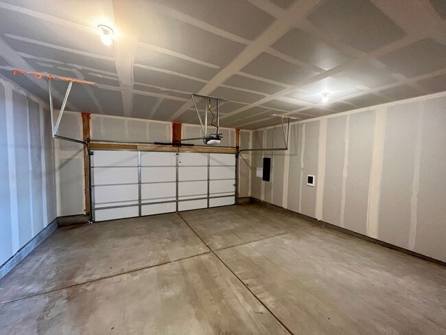 Building Photo - 3904 Cascades St