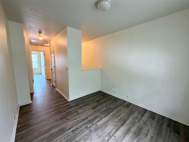 Building Photo - 23854 Township Elm St
