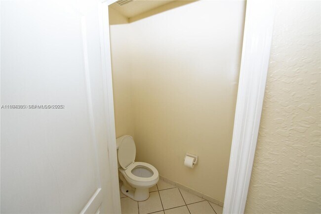 Building Photo - 174 NE 32nd Terrace