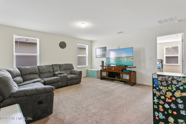 Building Photo - 3315 Ridgeview Dr