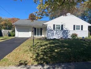 Building Photo - 253 Holly Ave